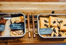 Blondie z białej fasoli bez mąki pszennej i cukru – jak ukryć smak strączków?